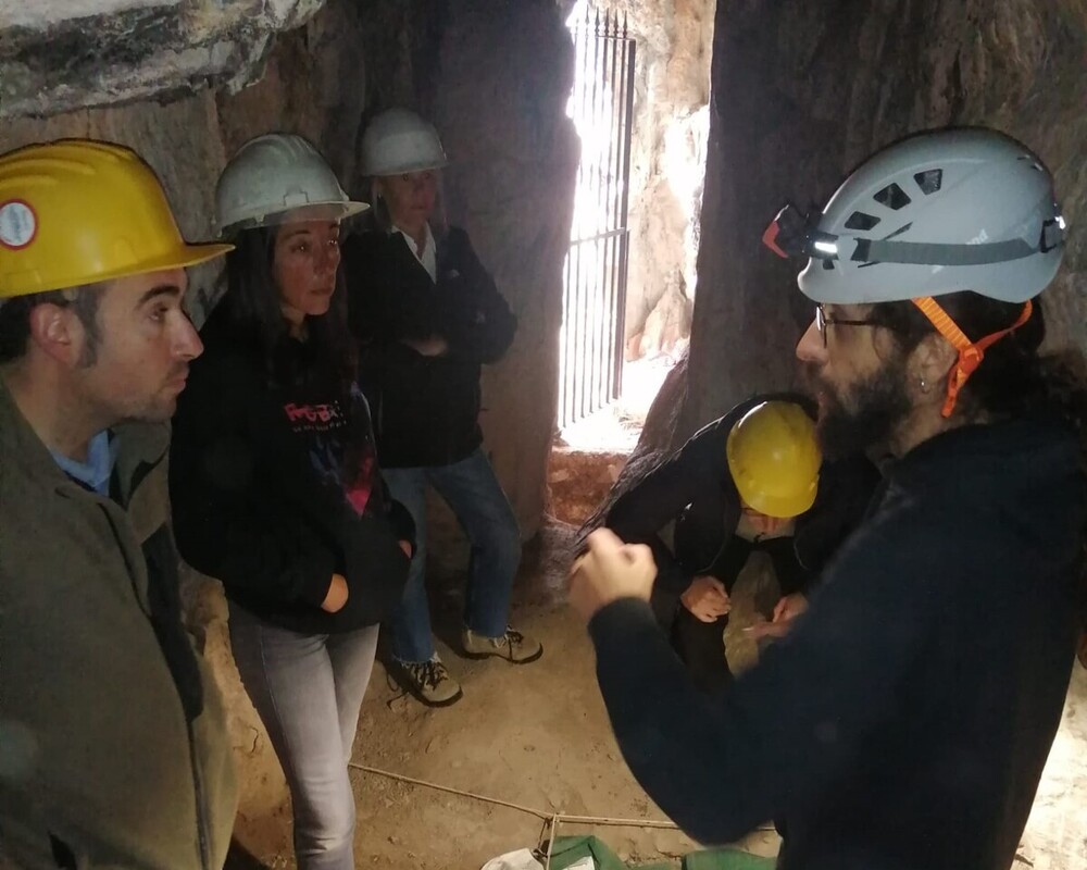 Distintos momentos de las I Jornadas sobre Prehistoria Serrana en Huerta del Marquesado.