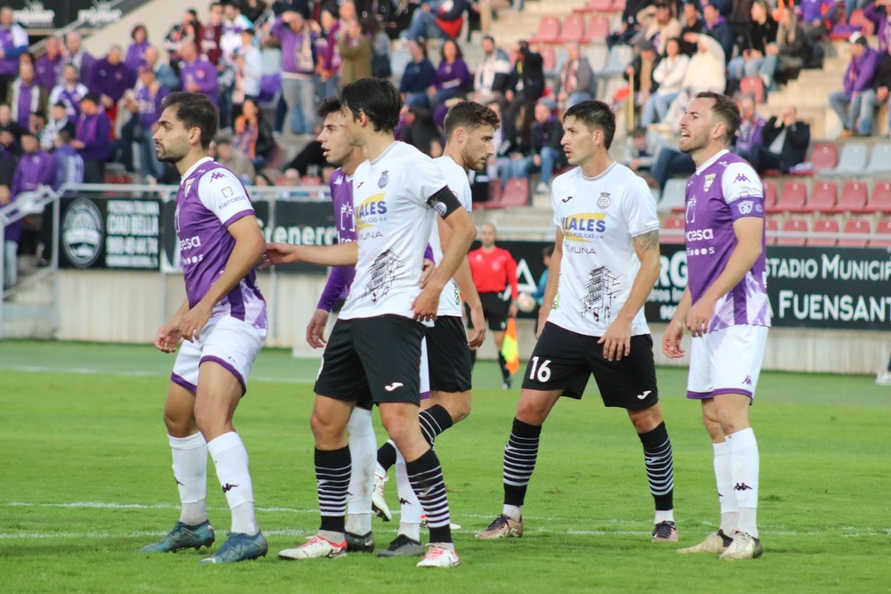 El encuentro fue muy disputado y se peleó cada balón