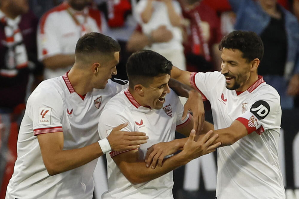 El Sevilla consigue la salvación matemática