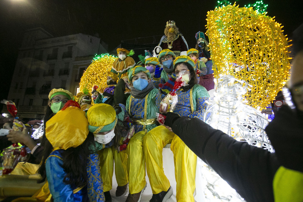 La cabalgata de reyes incluye un total de once carrozas.