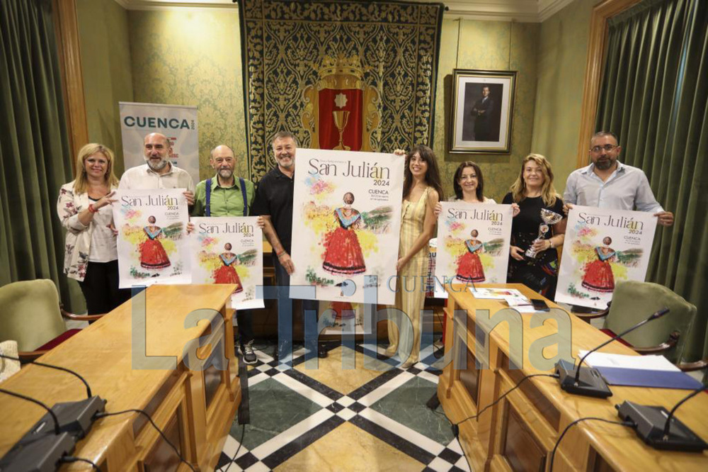 Acto de presentación en el Ayuntamiento del cartel y programación de la Feria y Fiestas de San Julián