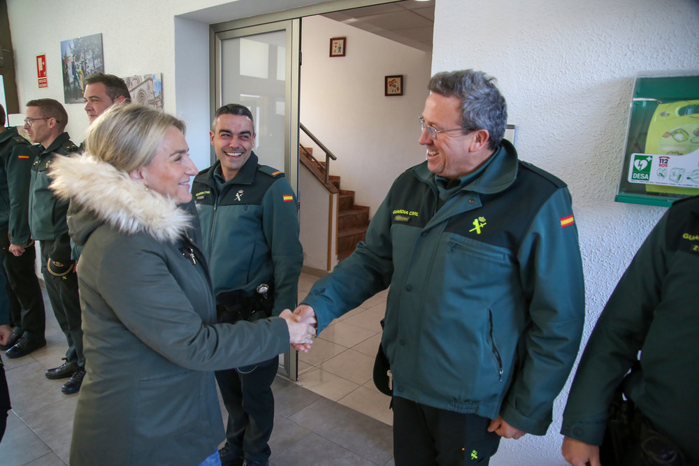 Tolón se reencuentra con los agentes de Mira tras la DANA