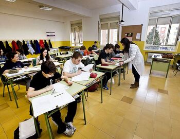 ANPE estima que habrá 500 docentes más al bajar horas lectivas