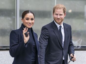 Harry y Meghan rozan la tragedia al huir de los paparazzi