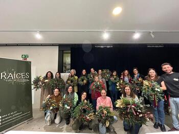 El Taller de Coronas Navideñas en Tarancón, un éxito ‘redondo'