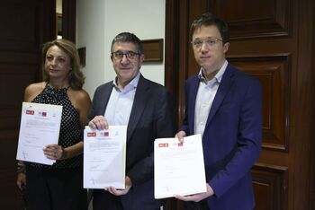 PSOE, Sumar y CC registran la reforma de la Ley de Extranjería