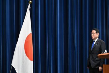 El primer ministro de Japón anuncia su dimisión