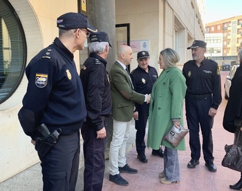 Tolón visita la Comisaría y la Comandancia de la Guardia Civil