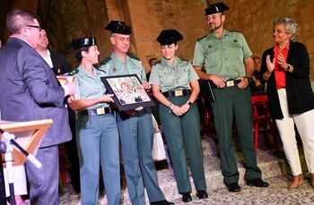 Arcas rinde homenaje a la Guardia Civil