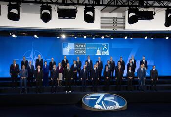 La OTAN acuerda aportar 40.000 millones anuales para Ucrania