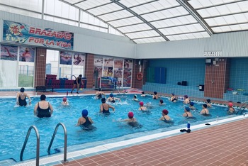 El abanico de cursos de la piscina ya registra 740 inscritos