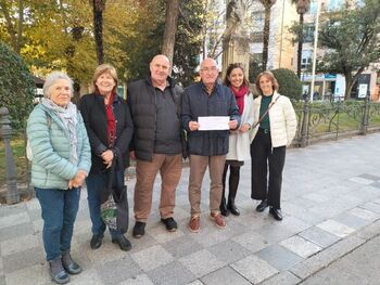 Cáritas recibe 2.500 euros de Escritores Conquenses