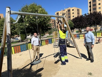 Arranca el plan de mantenimiento de áreas infantiles