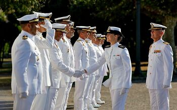 La Princesa Leonor se embarca en Marín