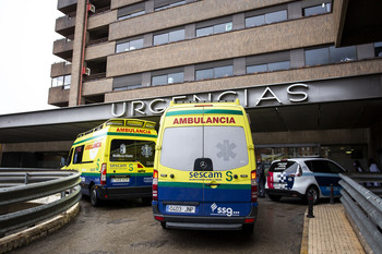 Un jardinero resulta herido en Motilla al caer de un camión