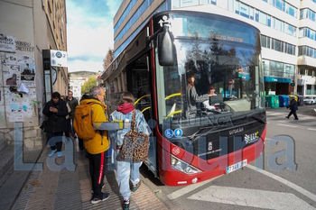 La huelga reduce hoy y mañana los servicios de autobús