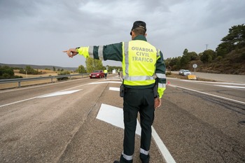 La Guardia Civil investiga a un varón que circulaba a 216 km/h