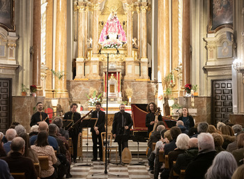 Atramentvm deslumbra en la Virgen de la Luz con Dresde