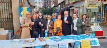 Chocolatada solidaria de Adocu por el Día de la Discapacidad