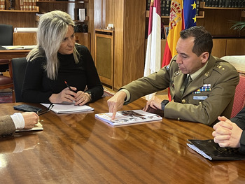 Tolón se reúne con los responsables de la UME