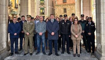 El Ayuntamiento guarda un minuto de silencio