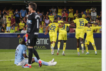 El Villarreal termina ganando un partido frenético