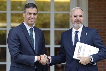 Azcón rechaza ante Sánchez los privilegios para Cataluña