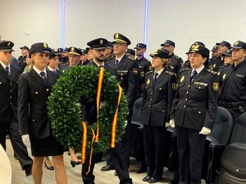 La Policía homenajea a los agentes víctimas de terrorismo