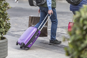 Los viajeros de 'pisos turísticos' dejan 36 euros menos al día