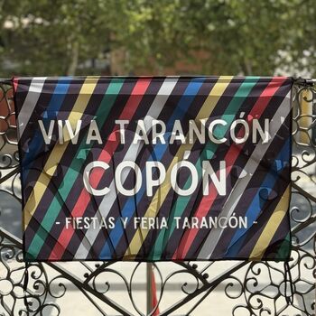 Animan a decorar los balcones con mensajes típicos de Fiestas