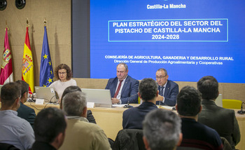 CLM rebaja la facturación para ser EAPIR en el sector pistacho