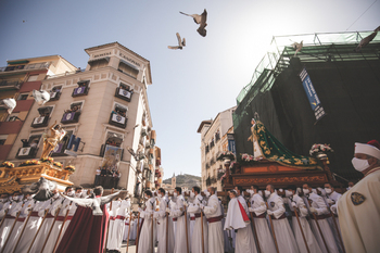 Las lluvias aguan la procesión del Encuentro