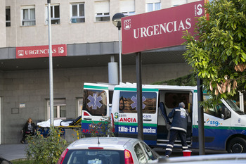 Herido al ser aplastado por una máquina de apilar bandejas