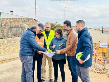 La Junta renueva tuberías en Santa María de los Llanos