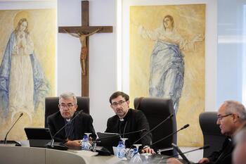 Los obispos aprueban su plan de reparación a víctimas de abusos