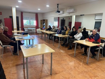 El Centro de Mayores acoge un taller de envejecimiento activo