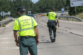 Dos heridos en un accidente de tráfico en Almodóvar del Pinar